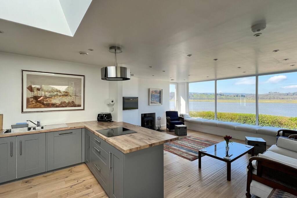 דומפריס Shorepark - Waterfront Cottage With Stunning Views מראה חיצוני תמונה